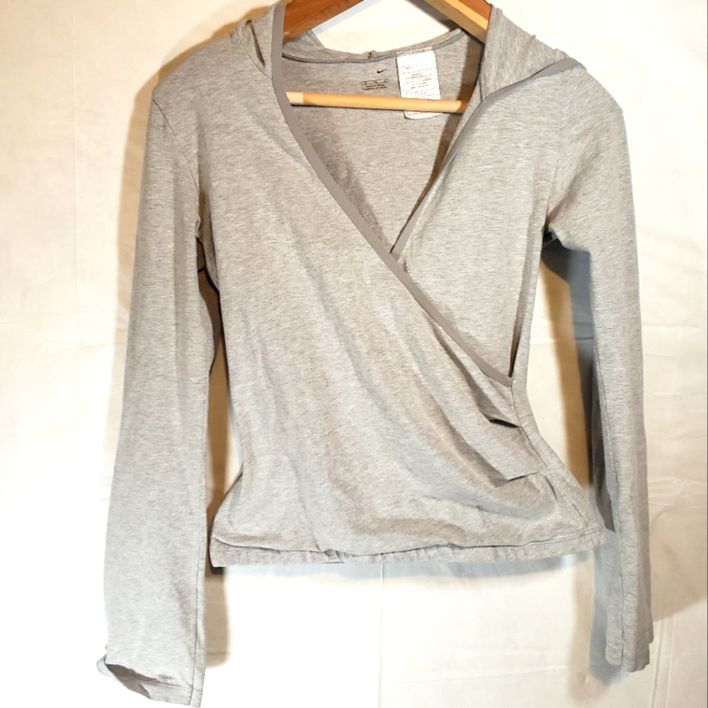 Nike XL overlapping front hoodie. Front is stretchy to adjust to the wearer.